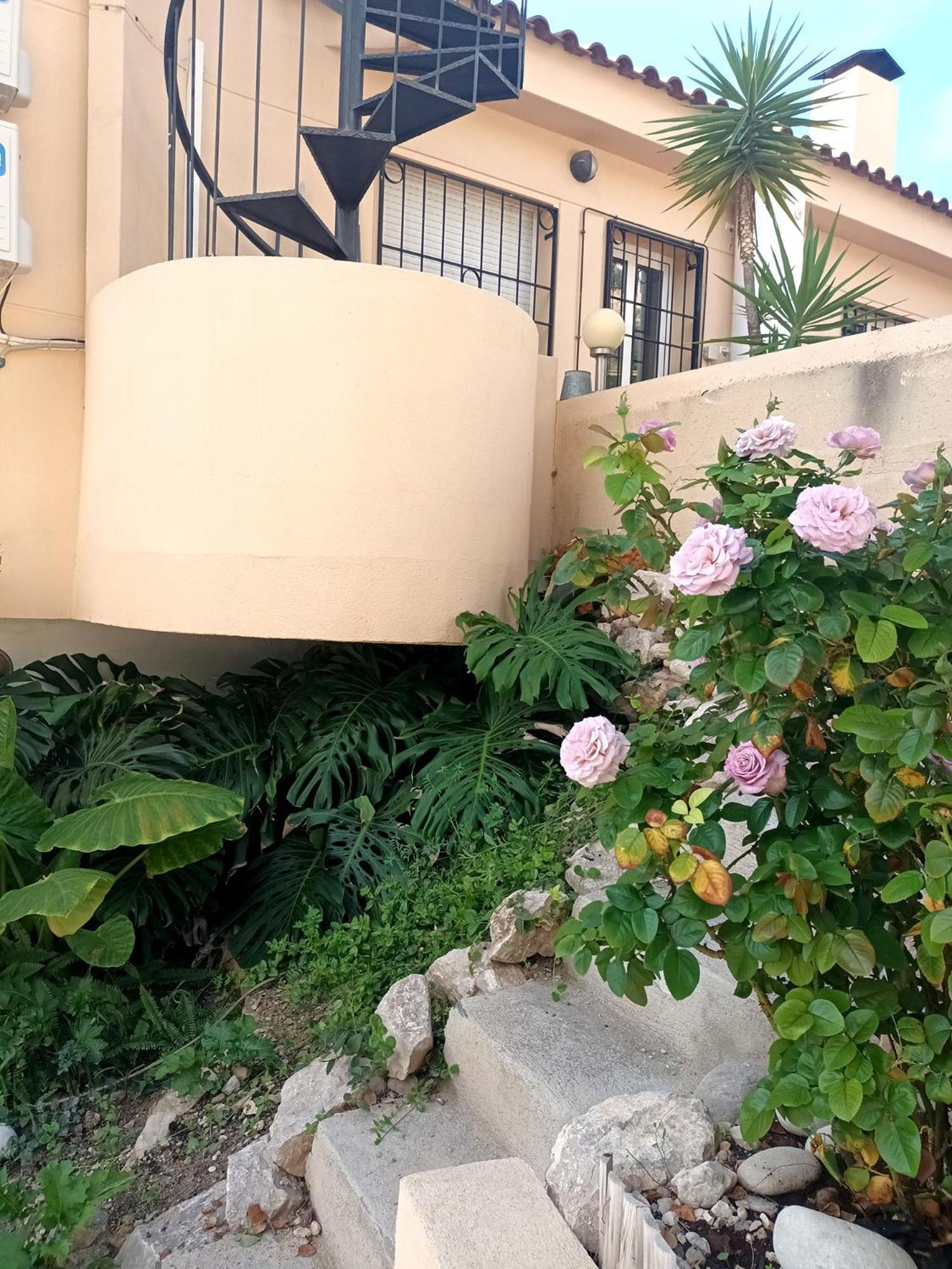 Сasa de vacaciones En Coveta Fuma- El Campello
