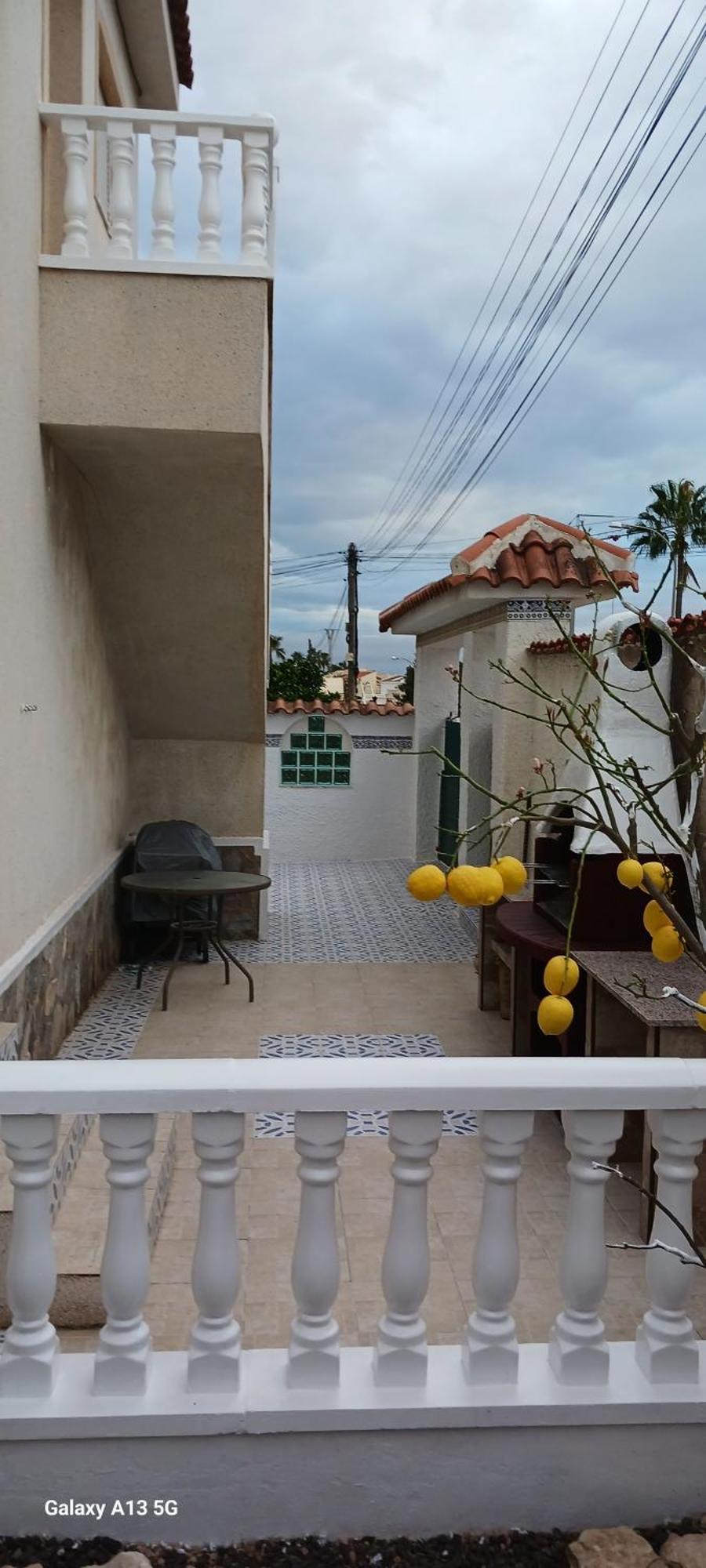 Lovely Detached 3 Bedroom Villa, Communal Pool In Quesada *