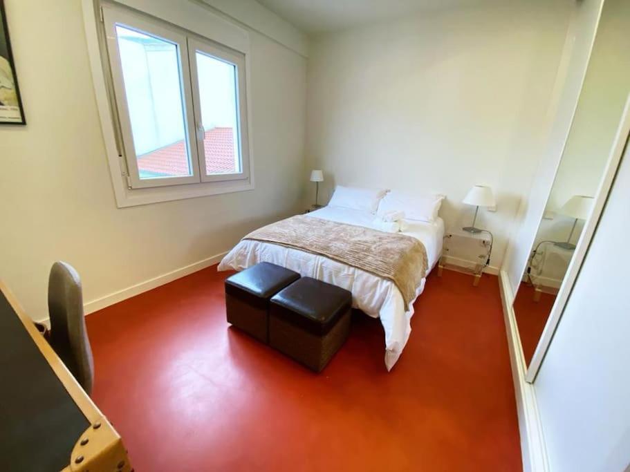 Piso Centrico Con Terraza Amplia Y Garaje Apartamento