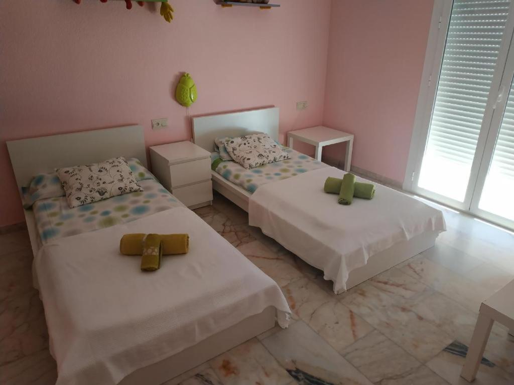 Villa Magnificent 5 Bedroom In Front Málaga