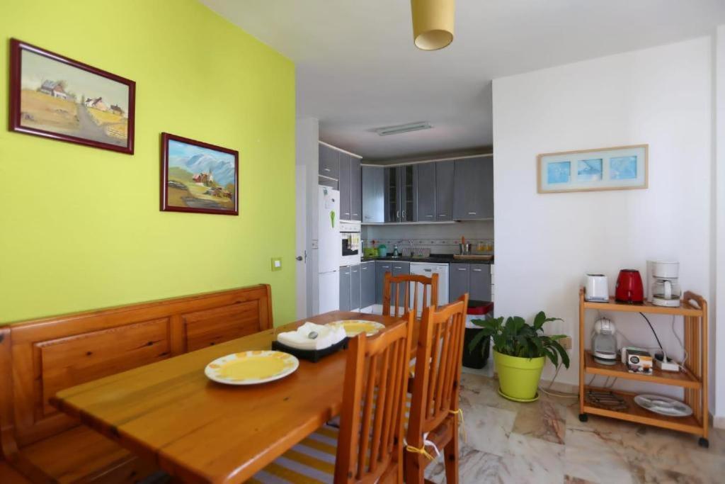Magnificent 5 Bedroom In Front Málaga