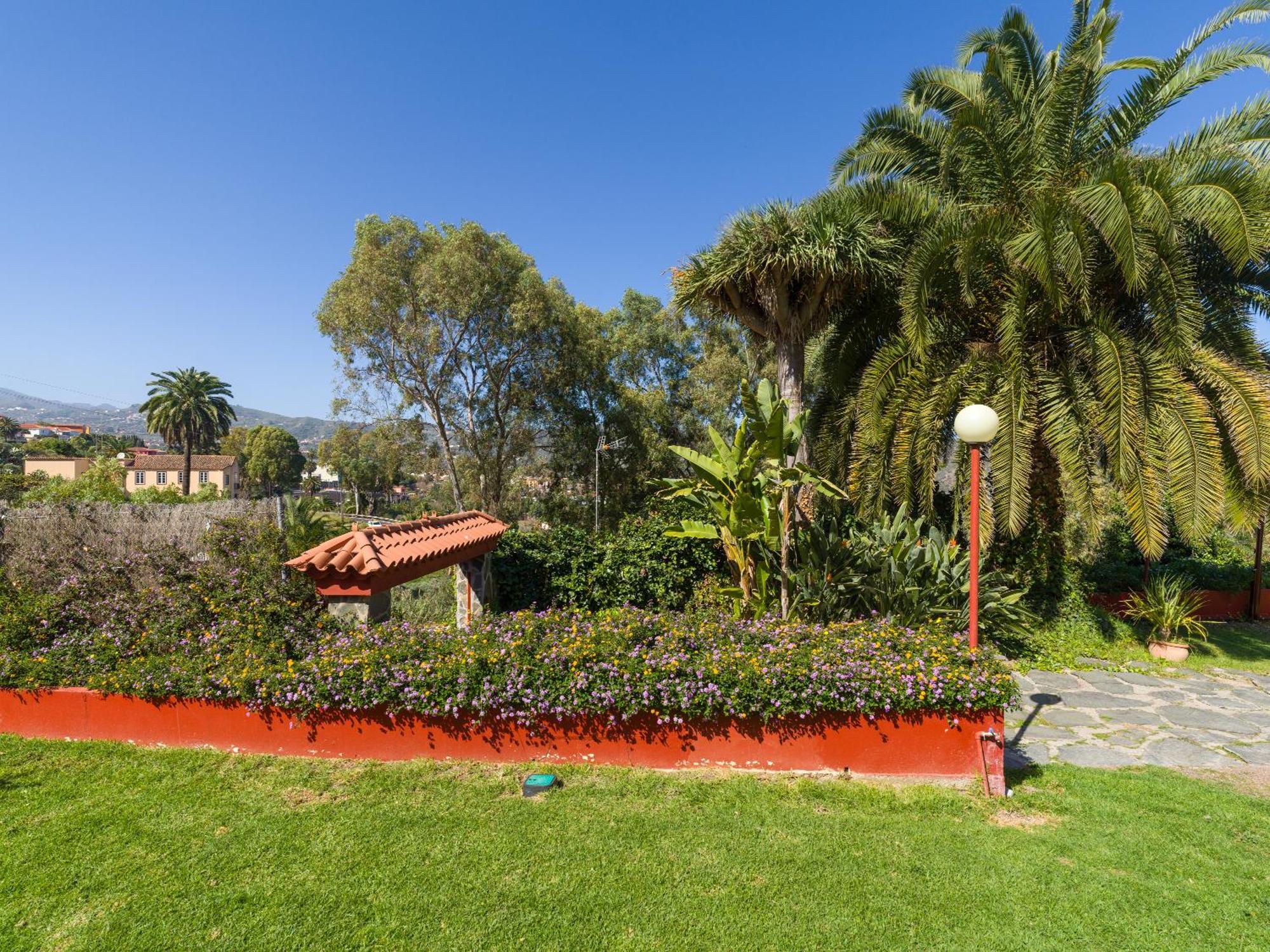 El Jardin De With Private Pool, Sauna&jacuzzi Villa