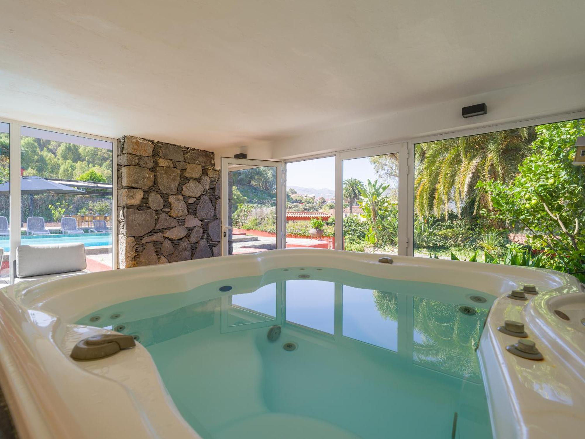 El Jardin De With Private Pool, Sauna&jacuzzi Villa