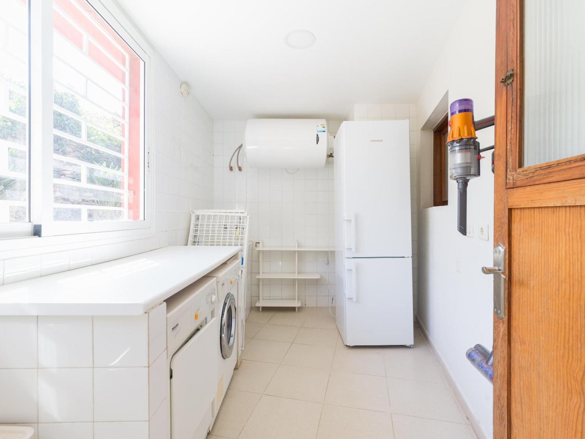 Villa El Jardin De With Private Pool, Sauna&jacuzzi *