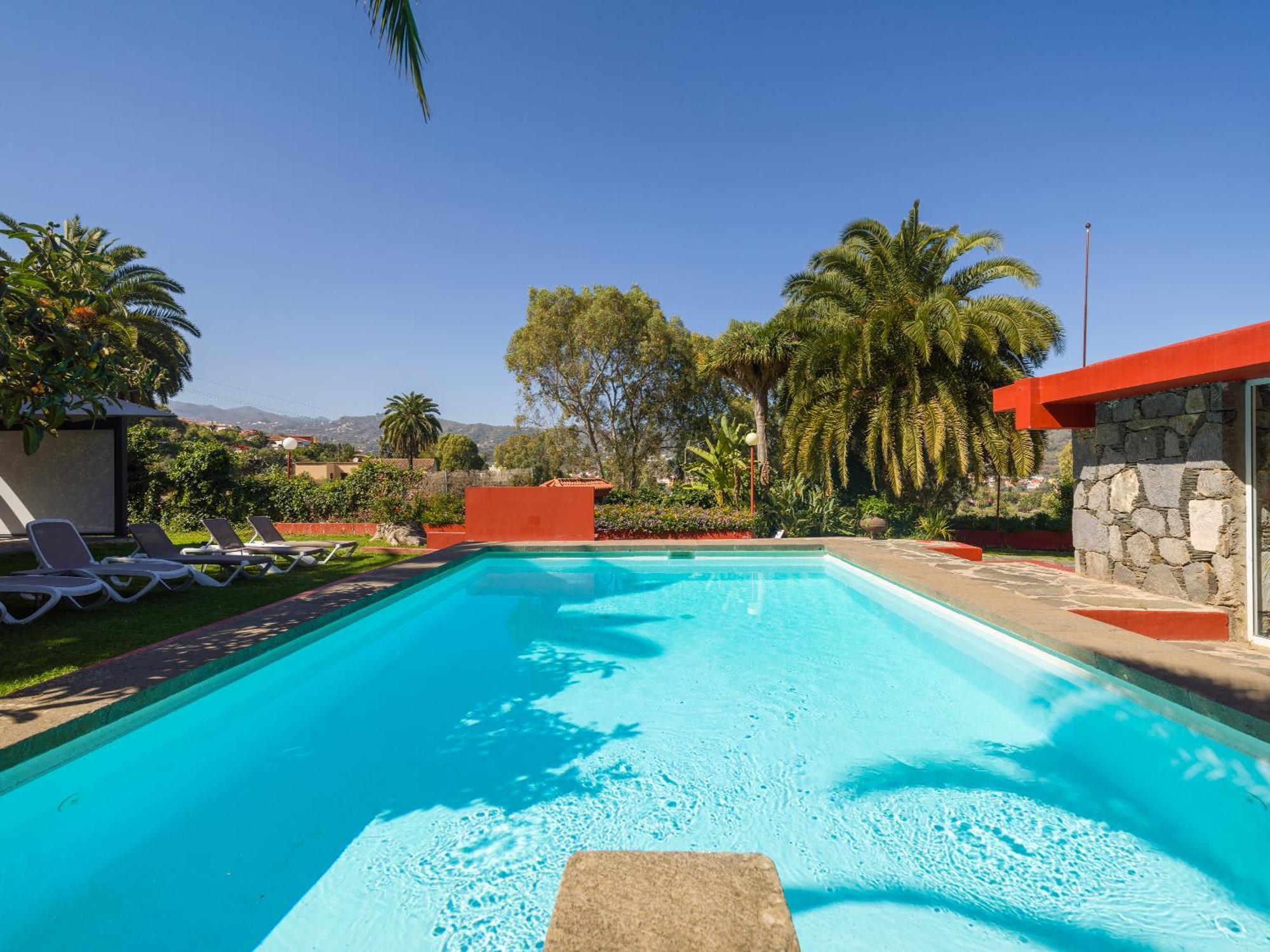 Villa El Jardin De With Private Pool, Sauna&jacuzzi