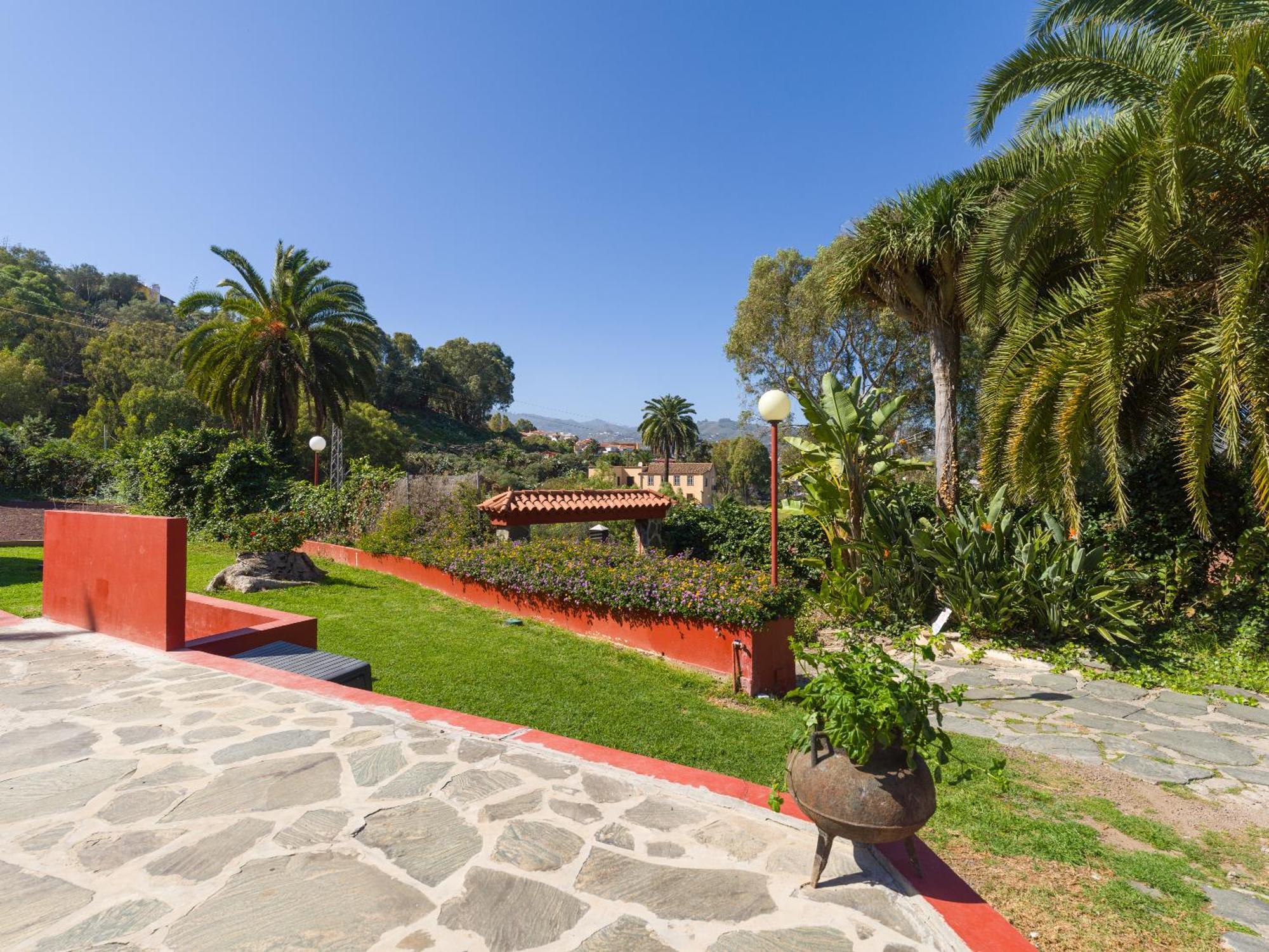 Villa El Jardin De With Private Pool, Sauna&jacuzzi