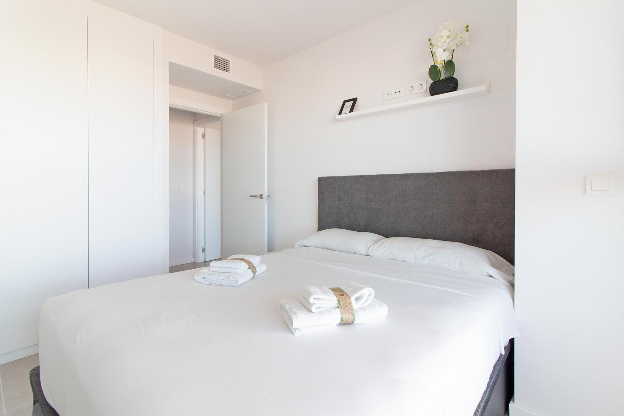 Global Properties, 5 Personas Con Terraza *