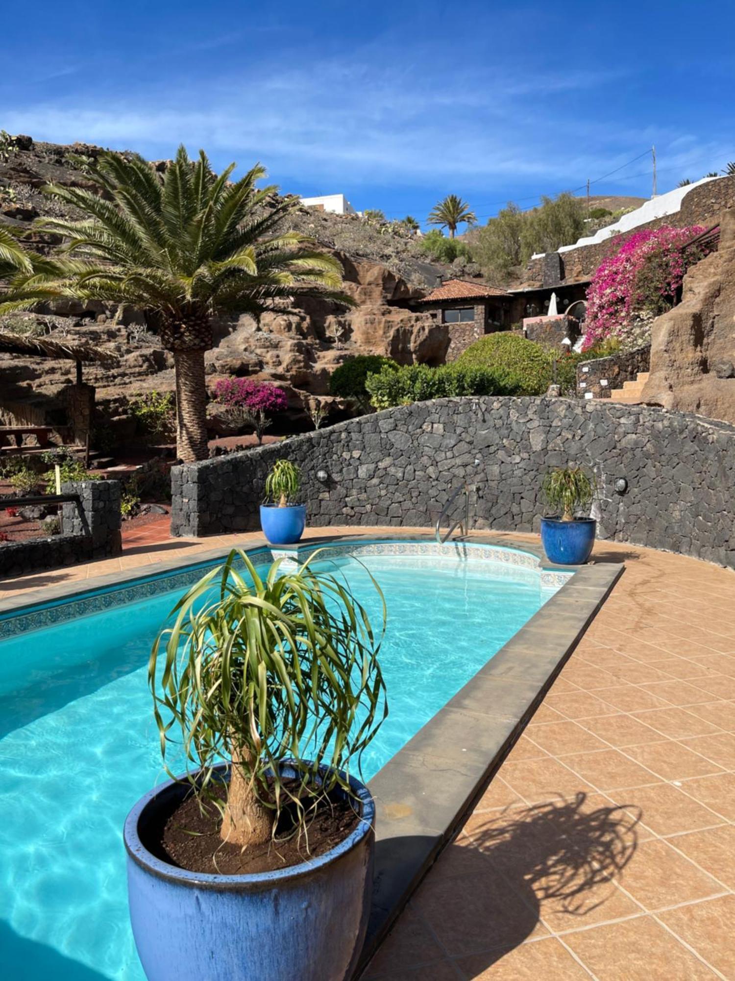 Villa Castillo Lanzarote Sophie - Luxury -sleep In A Volcanic Cave With Heated Pool Tías