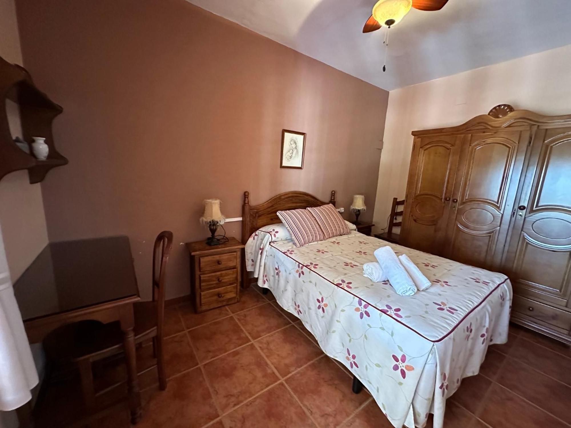 Chalet Hacienda La Huertezuela Y Casa Del *