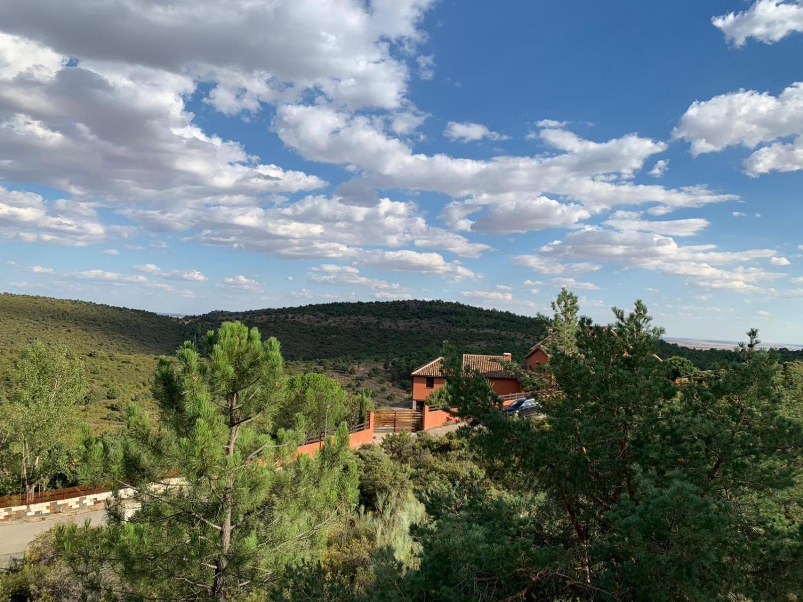 Villa Nuevo En La Montana, Con Chimenea
