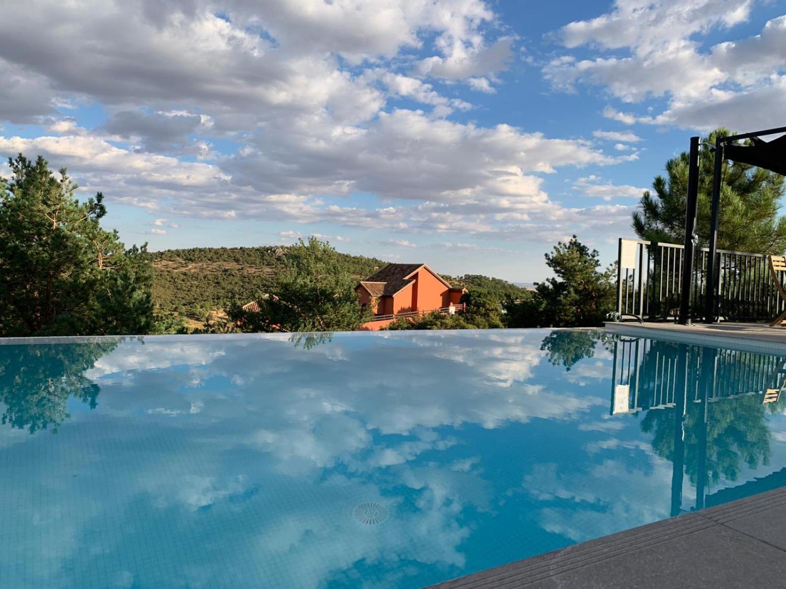 Nuevo En La Montana, Con Chimenea Villa