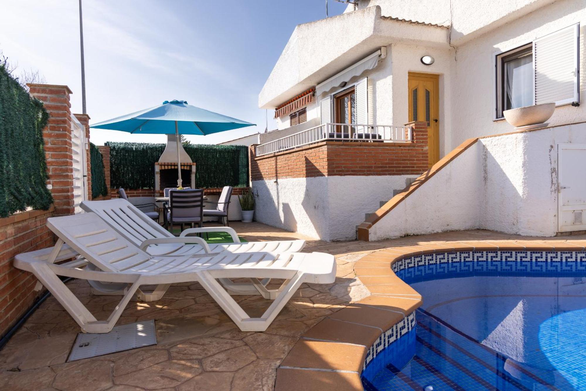 Holiday home Camins - Casa En Con Piscina Privada Riumar