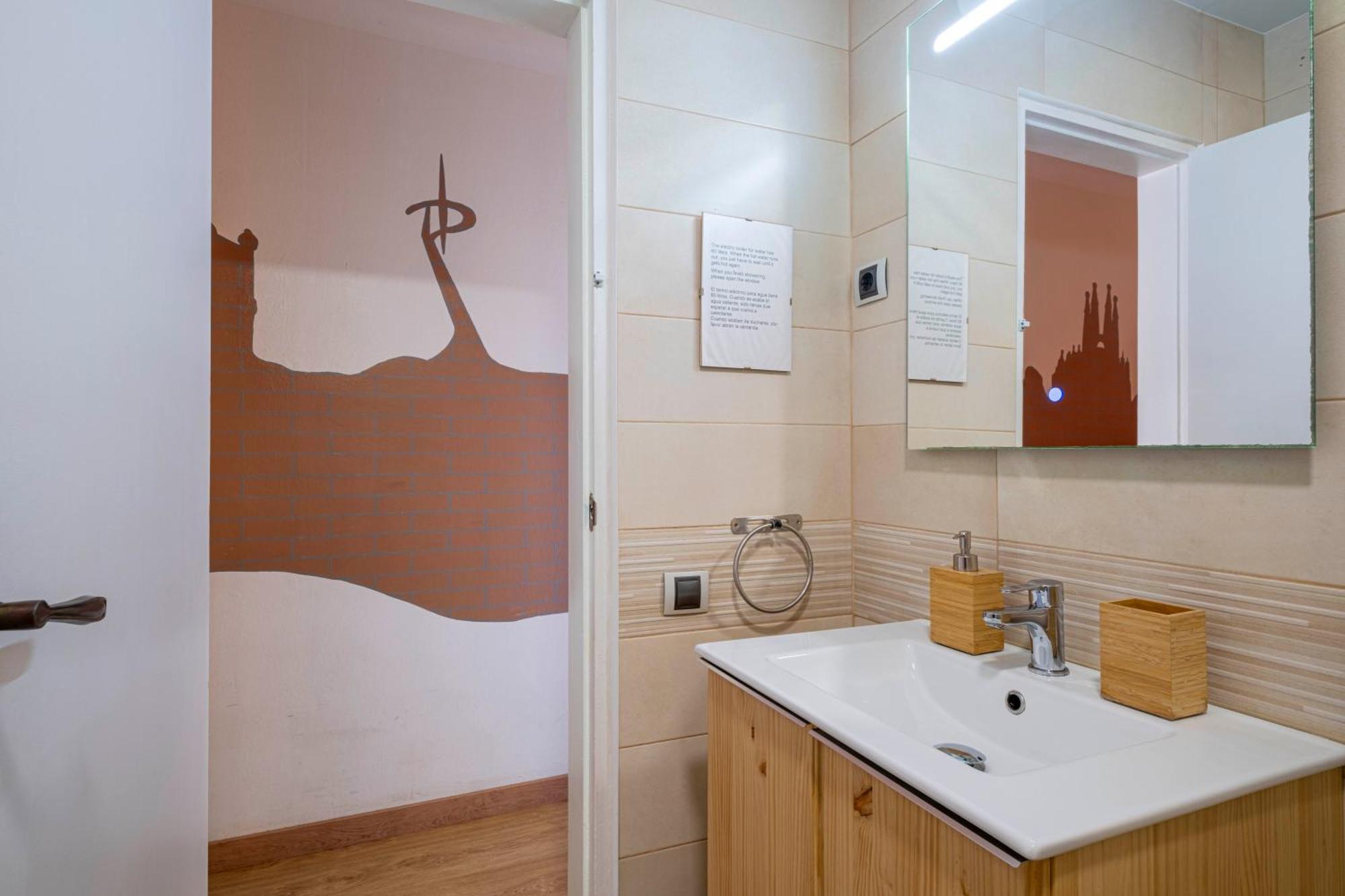 Apartment 5 Min To The Sea And 15 Min To Barcelona Center Sant Adria de Besos