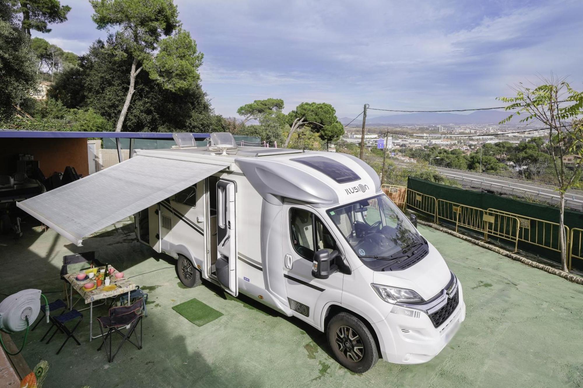 Autocaravana Cerca De Barcelona Сasa de vacaciones Montcada