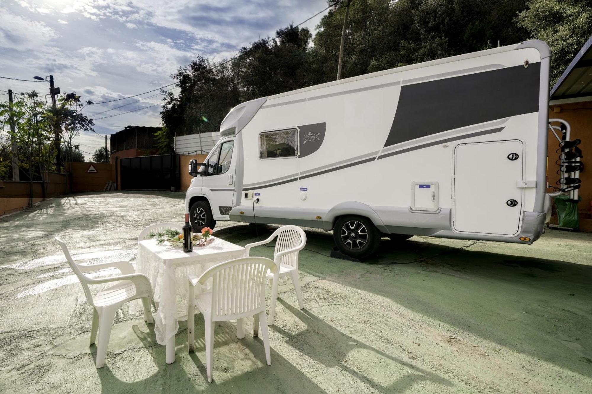 Сasa de vacaciones Autocaravana Cerca De Barcelona Montcada