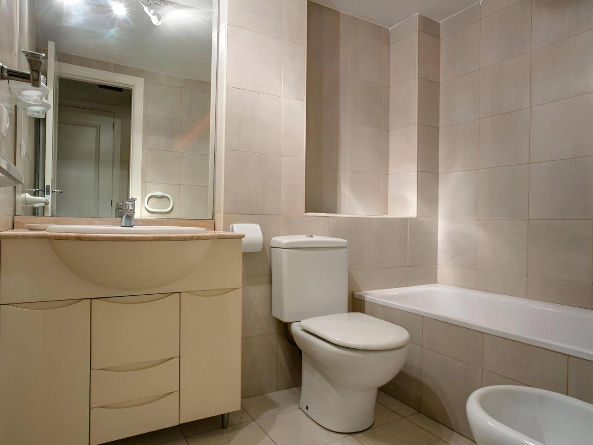 Con Piscina En Residencial Mediterraneo By Alterhome *