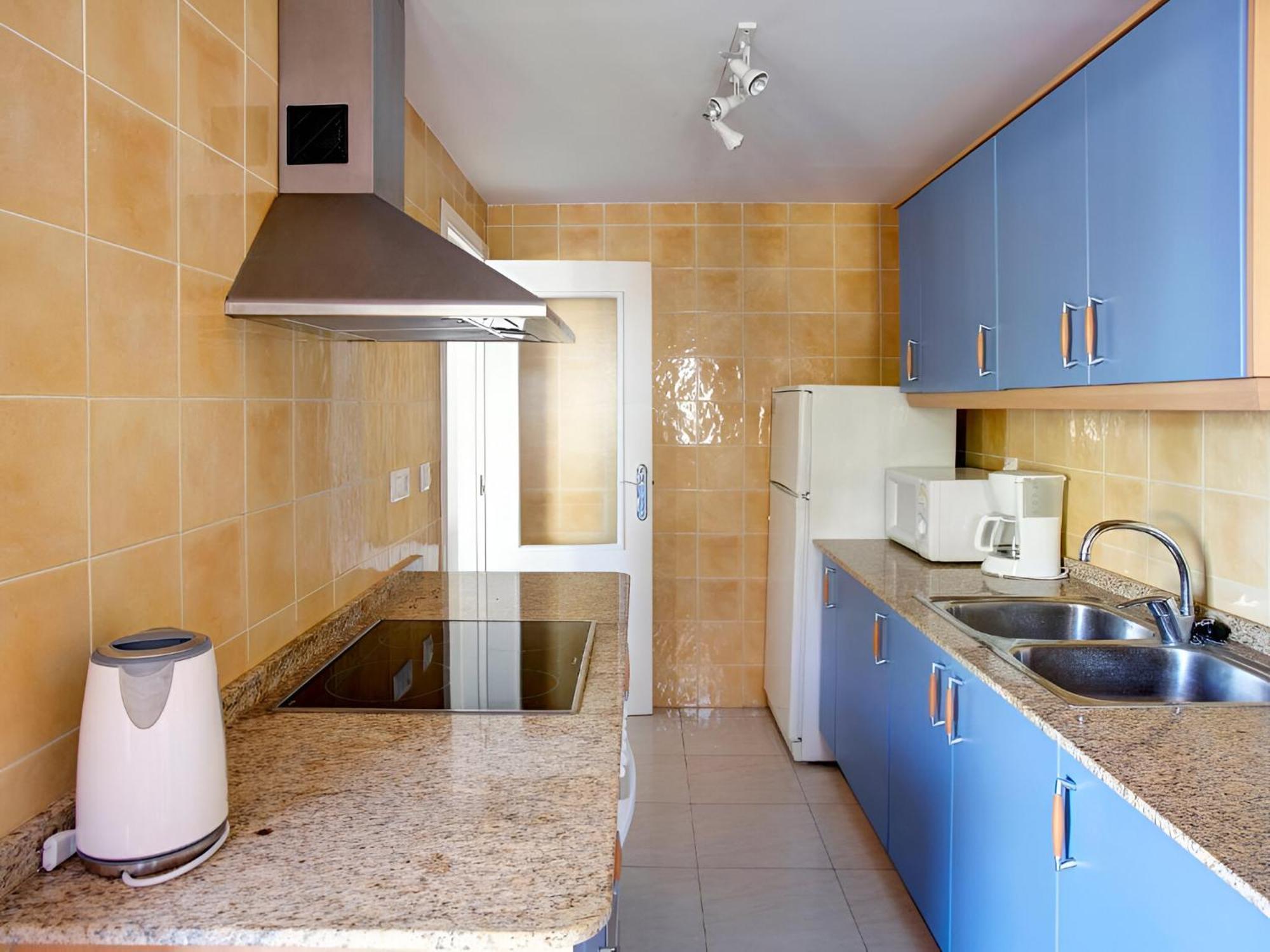 Con Piscina En Residencial Mediterraneo By Alterhome *