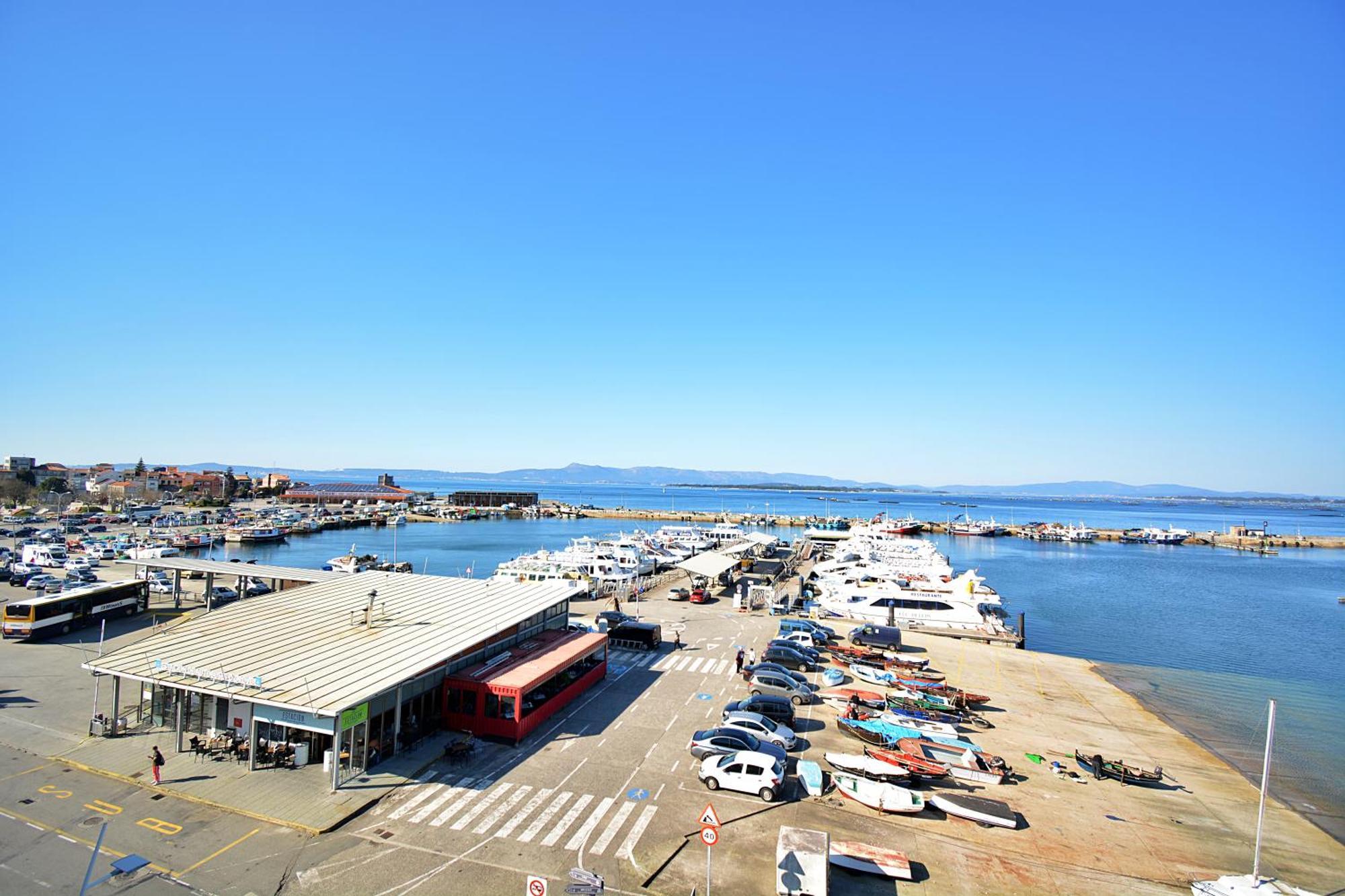 Con Terraza Frente Al Mar En Apartamento *