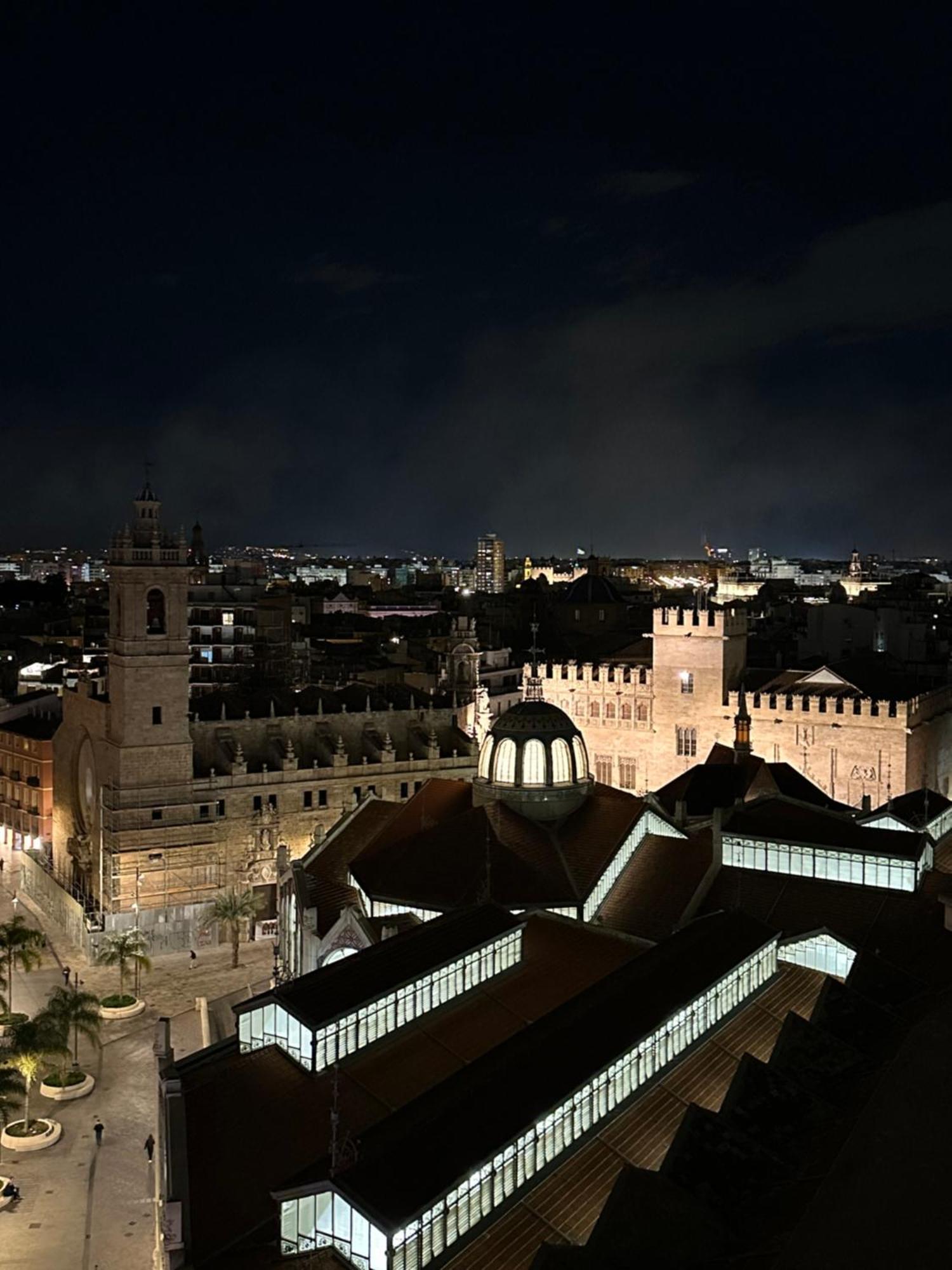 Mirador 2 Del Mercado - Con Bano Privado En El Centro De La Ciudad Vella Homestay *
