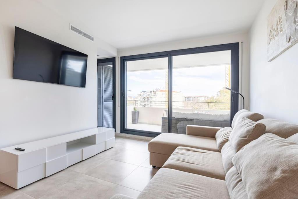 By The With Pool And Private Parking Apartment Cambrils