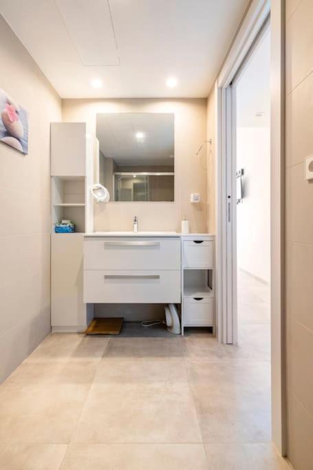 By The With Pool And Private Parking Cambrils