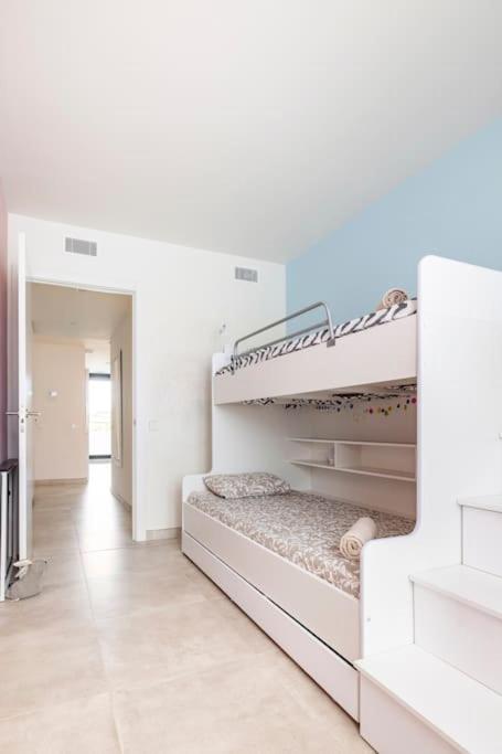 By The With Pool And Private Parking Apartment