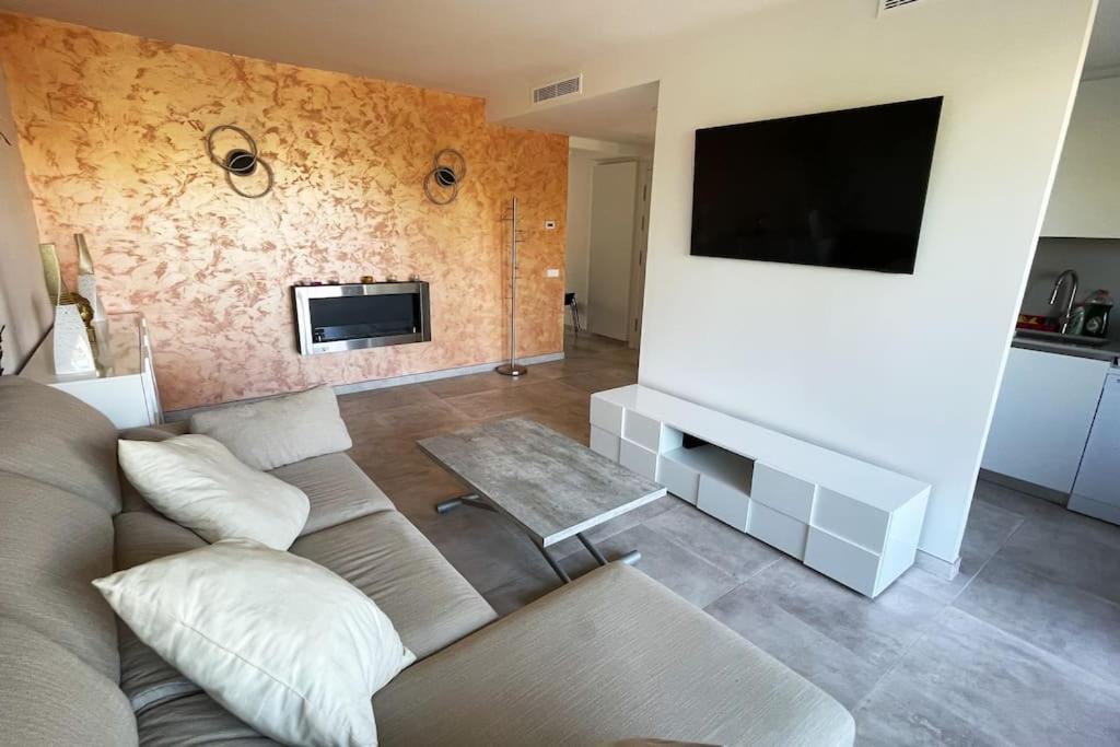 By The With Pool And Private Parking