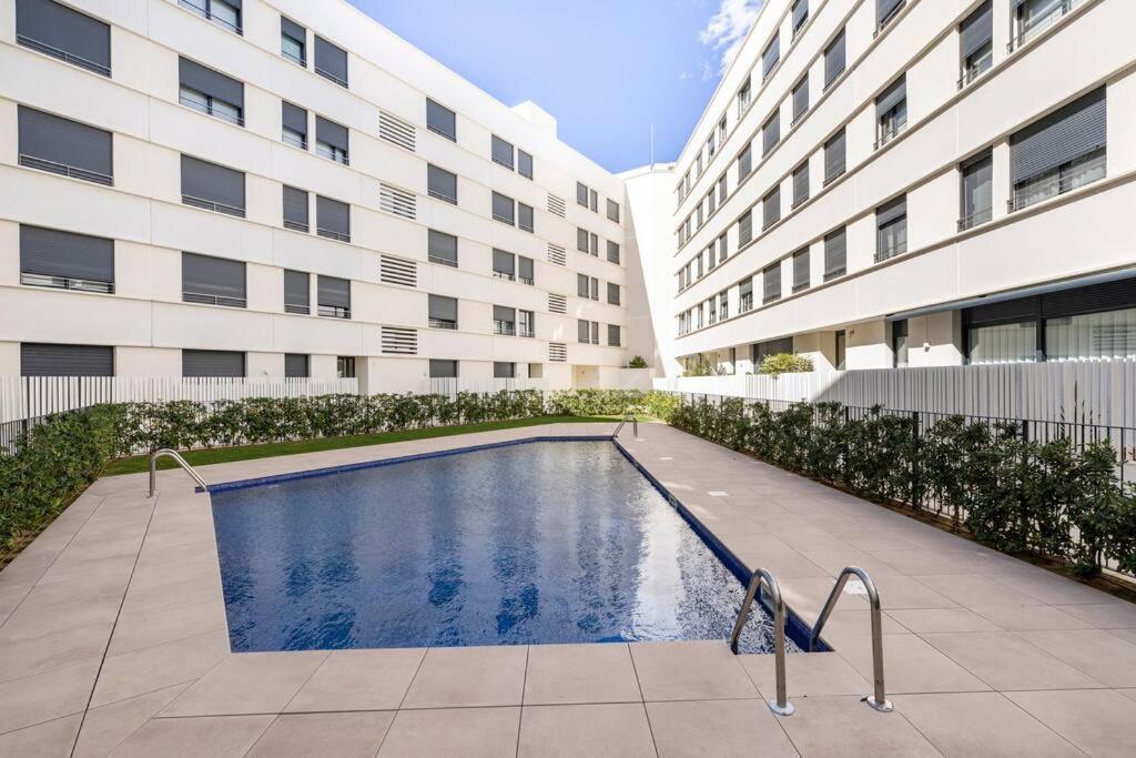 Apartment By The With Pool And Private Parking