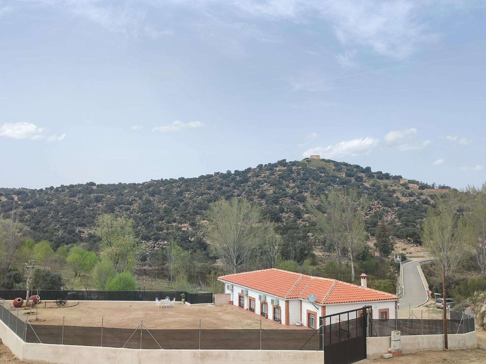 Turistico La Cantuergana Сasa de vacaciones San Martín de Montalbán