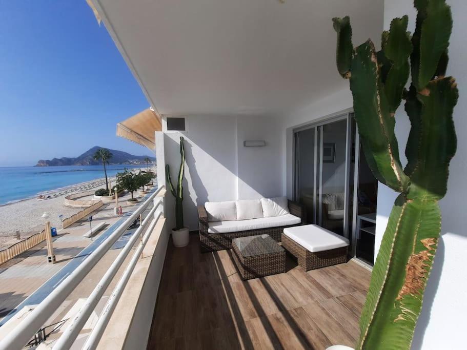 Apartamento Con Acceso Directo Al Mar En Y Parking *