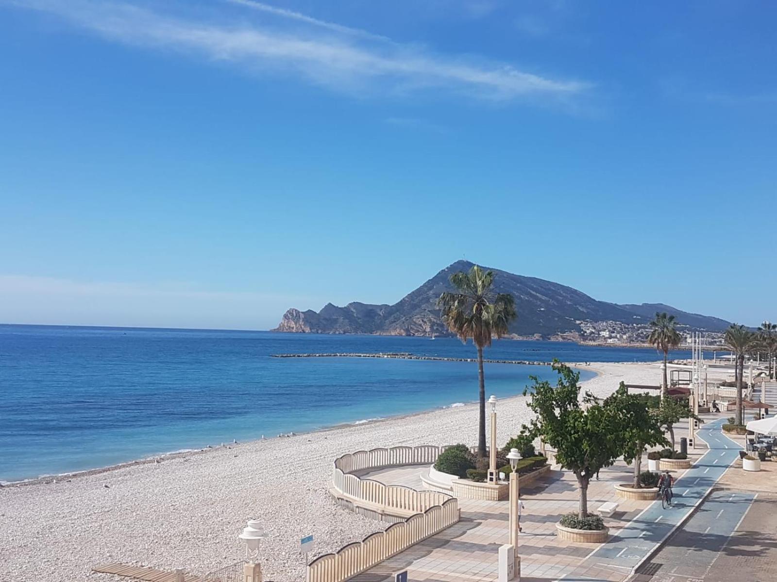 Con Acceso Directo Al Mar En Y Parking Apartamento Altea