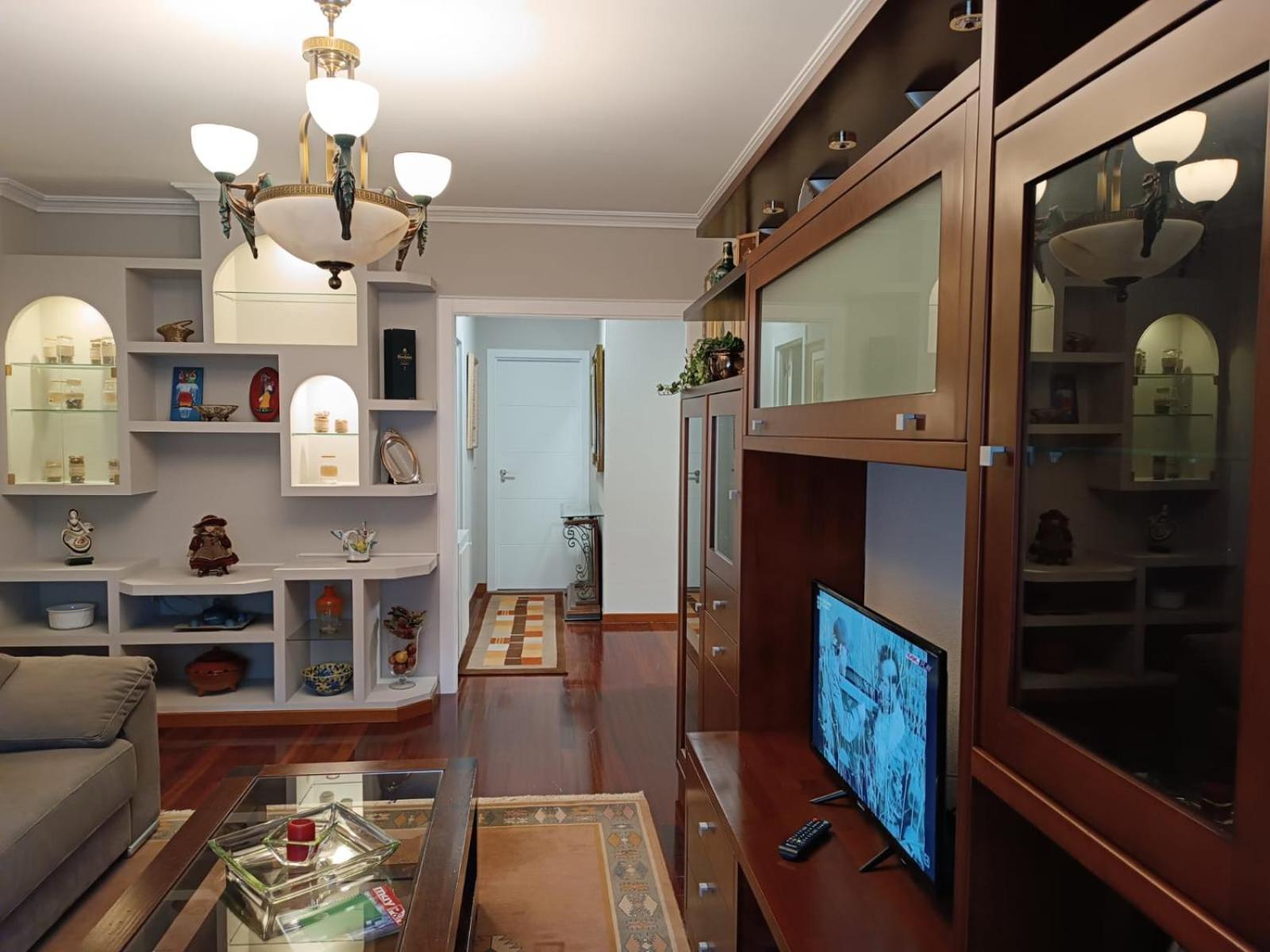 Plaza Apartment *