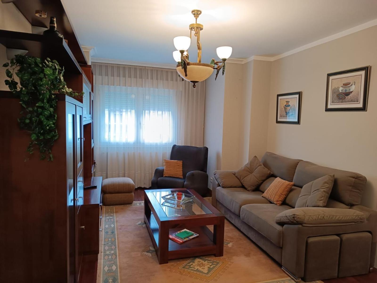 Plaza Apartment *