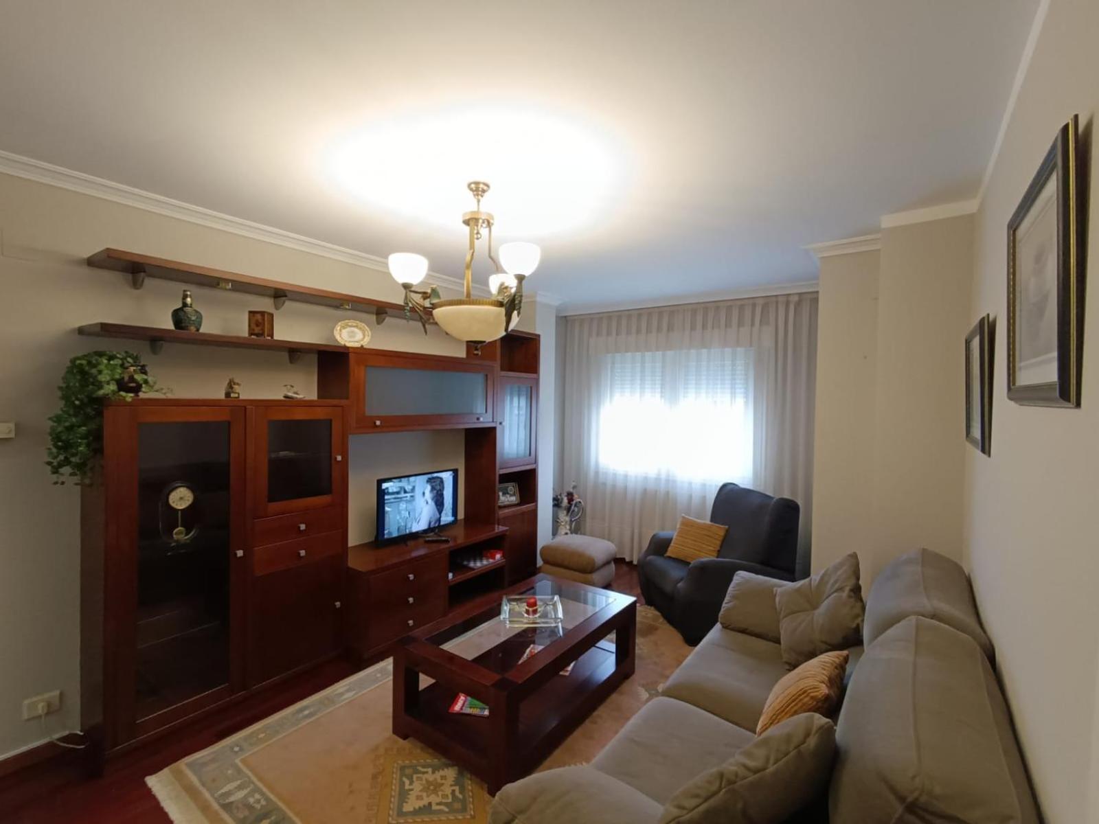 Plaza Apartment *