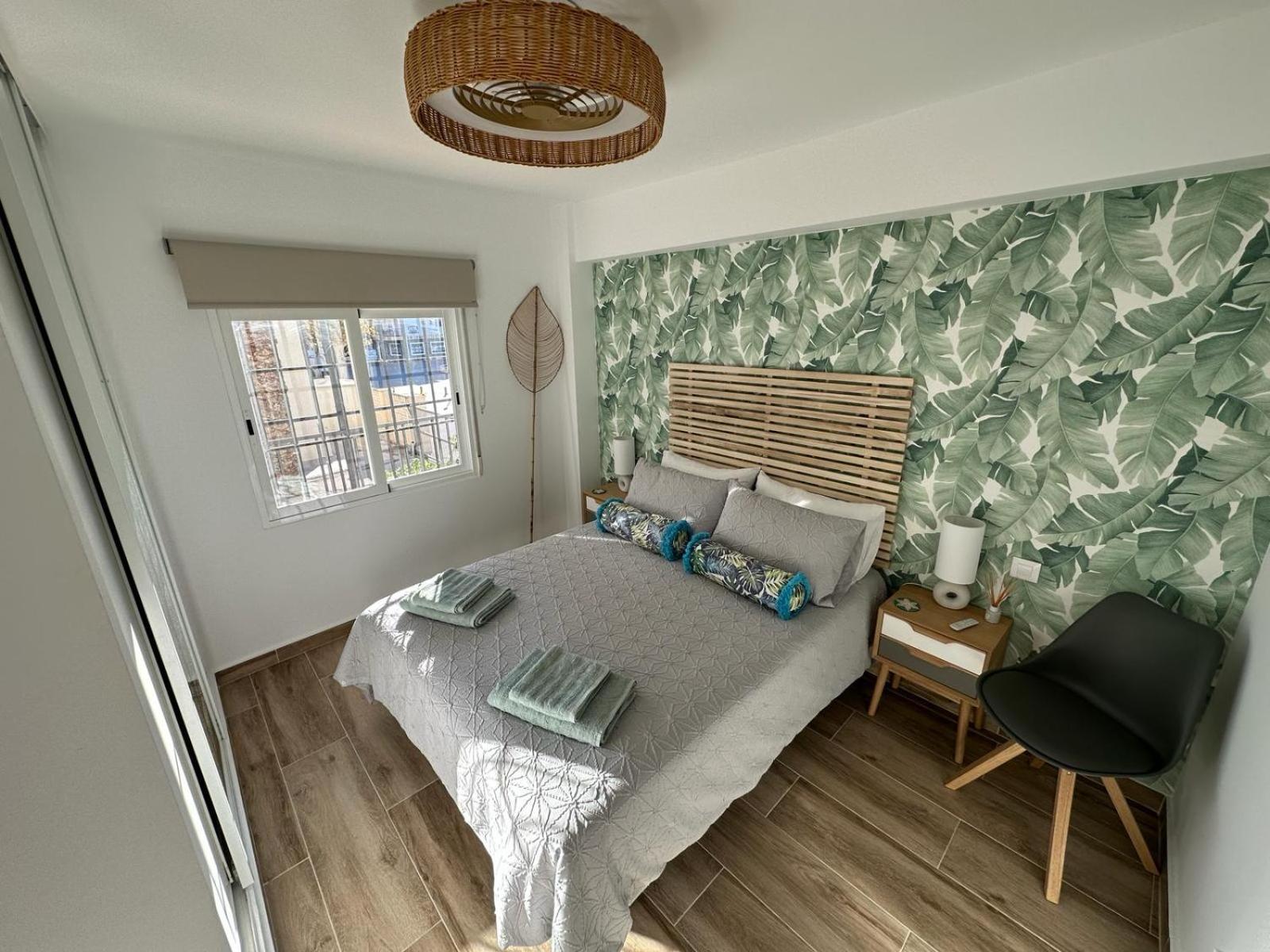 Waterfront 3 Bed Apartment, 90m From The Apartamento *