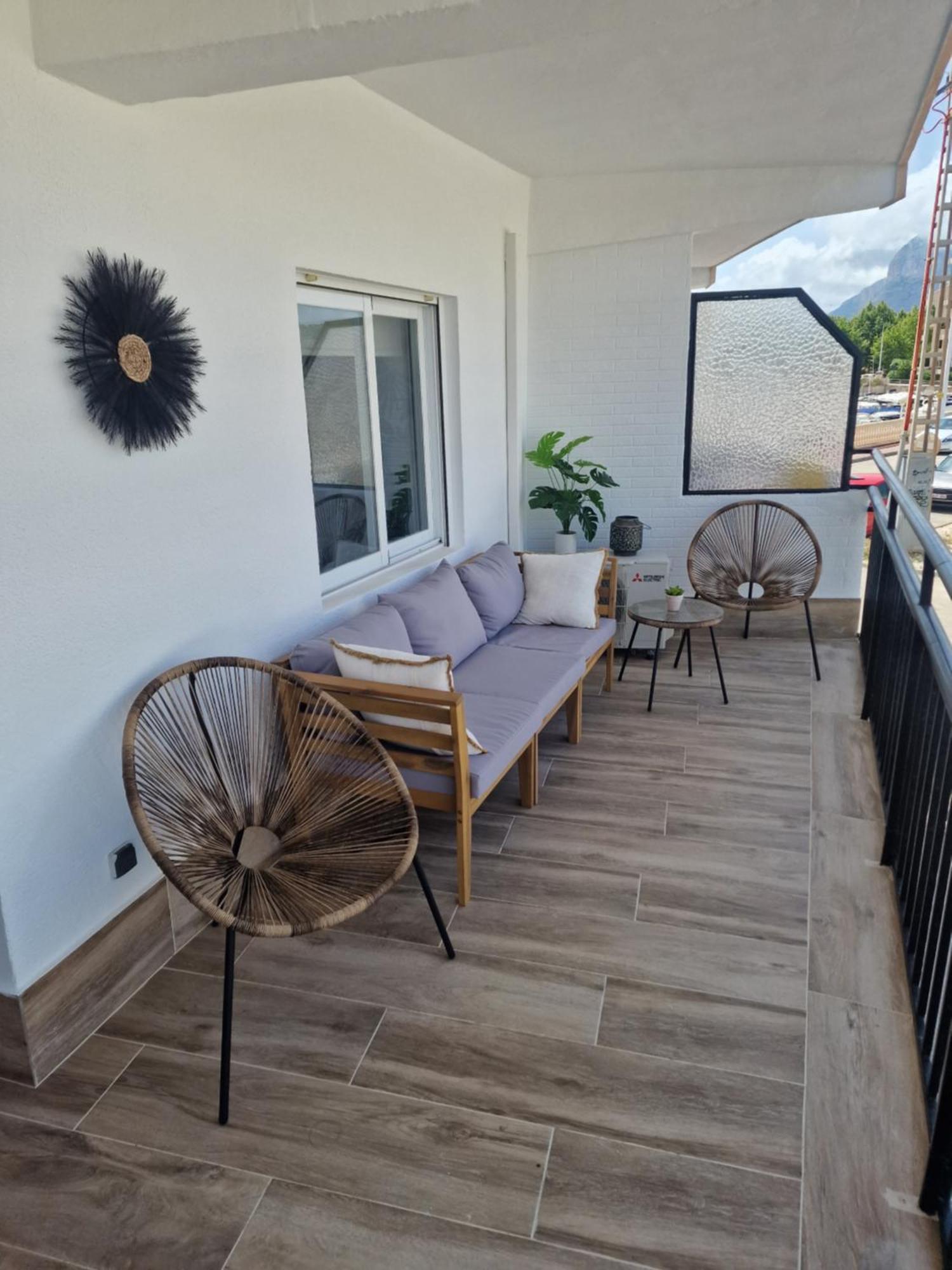 Waterfront 3 Bed Apartment, 90m From The Apartment