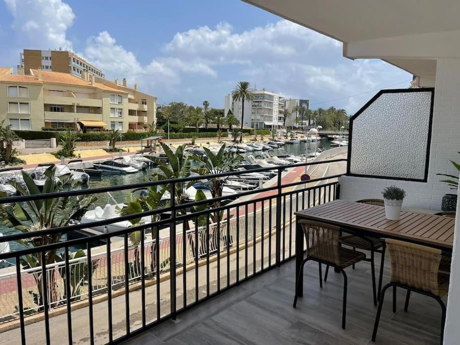 Apartamento Waterfront 3 Bed Apartment, 90m From The *