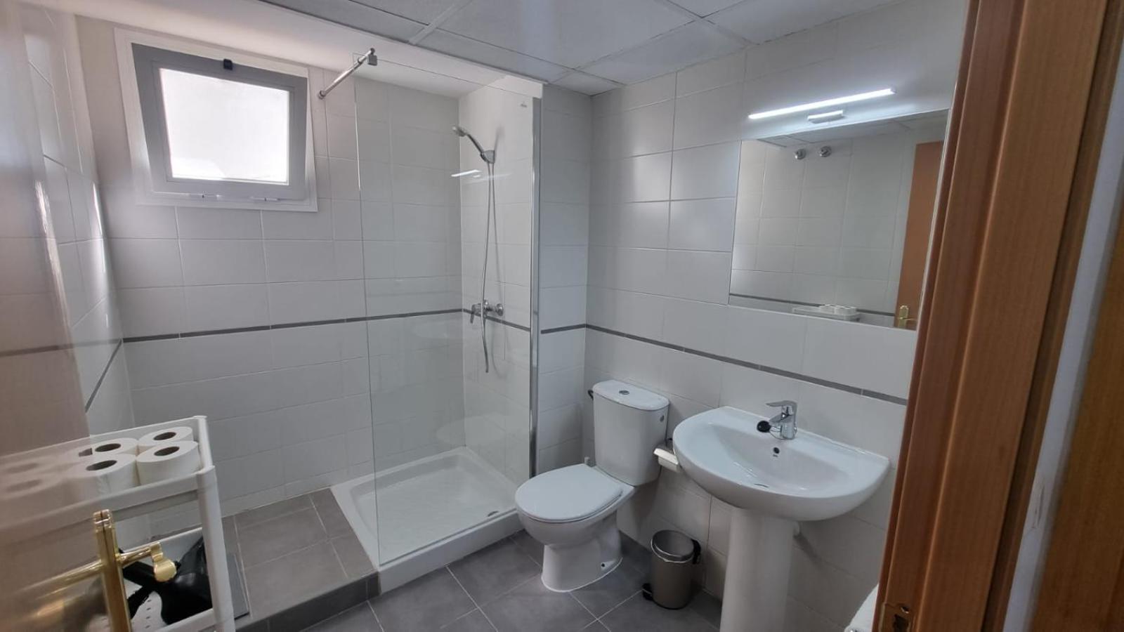 Moderno 3 Dormitorios, Garaje Y Piscina Apartment *
