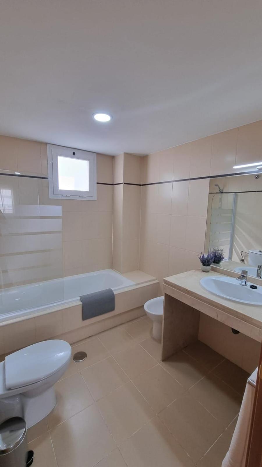 Moderno 3 Dormitorios, Garaje Y Piscina * La Algaba