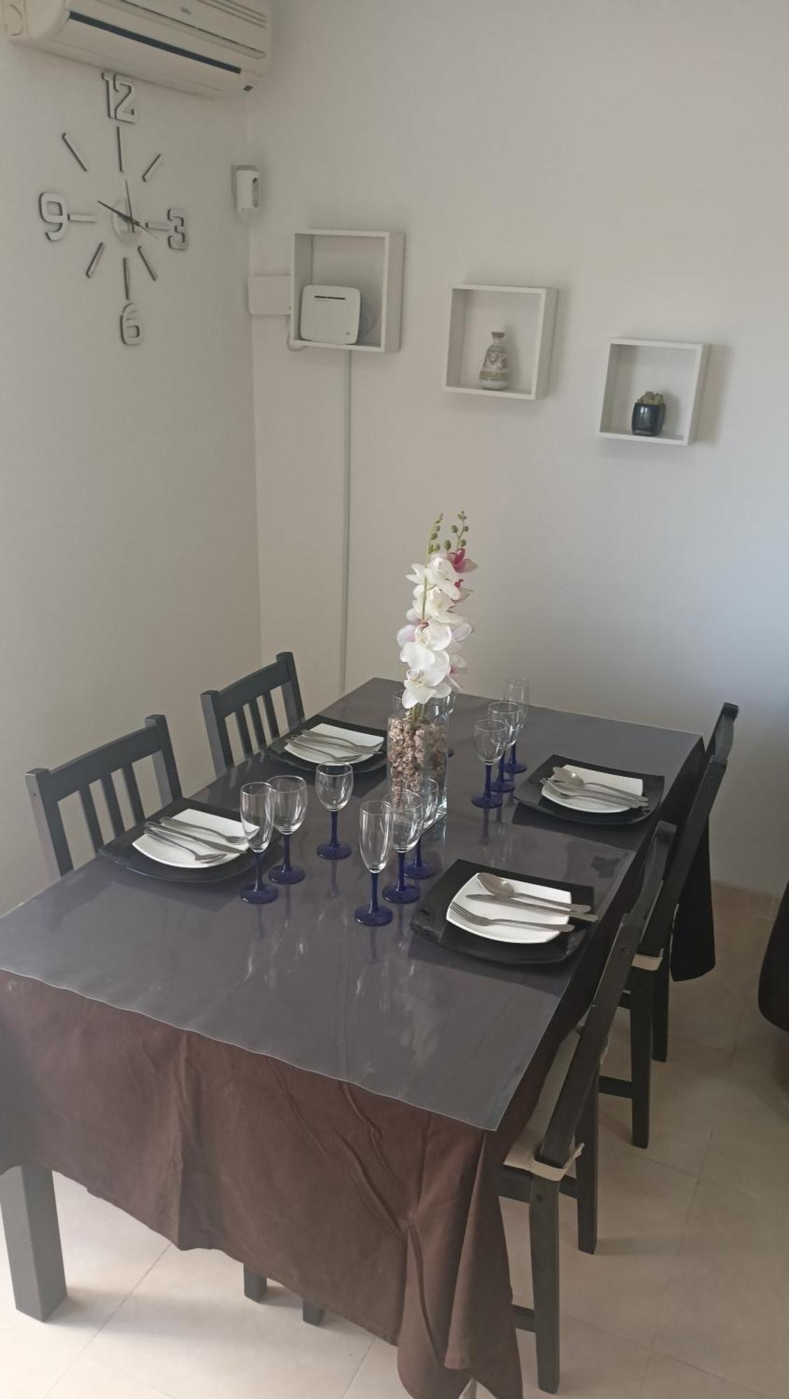 El Bon Repos Del Delta Apartment *
