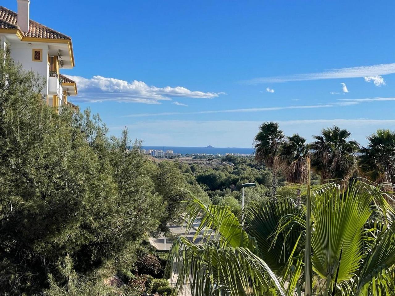 Luxury 2 Bed, 2 Bath With Sea View, Heating And New Bathrooms. Apartamento