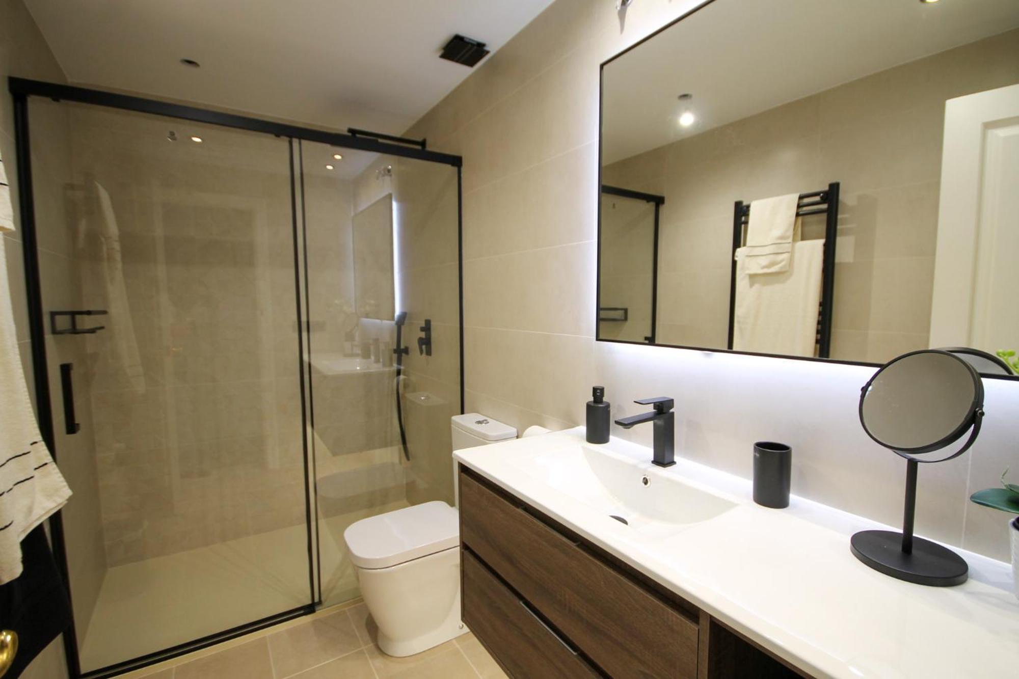 Luxury 2 Bed, 2 Bath With Sea View, Heating And New Bathrooms. * Dehesa de Campoamor (Orihuela Costa)