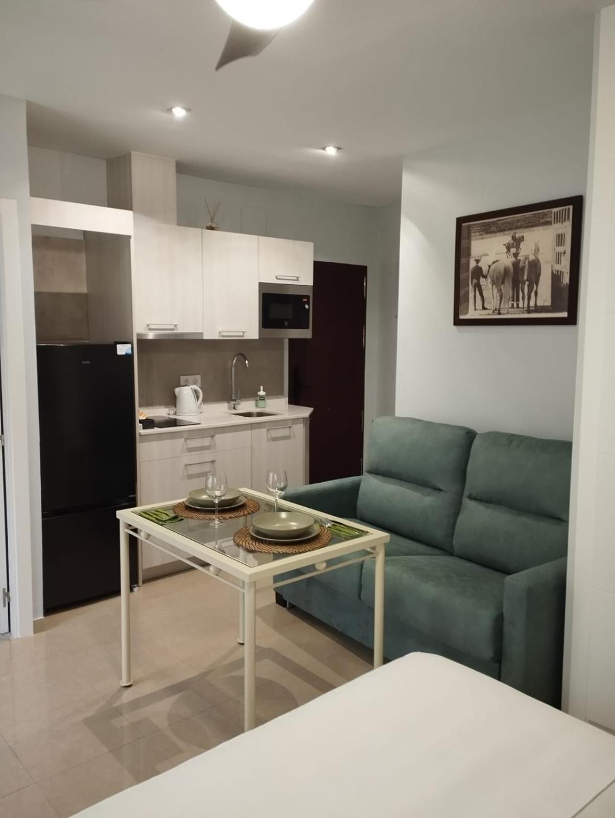 Apartamento La Fuente 27 Tomares