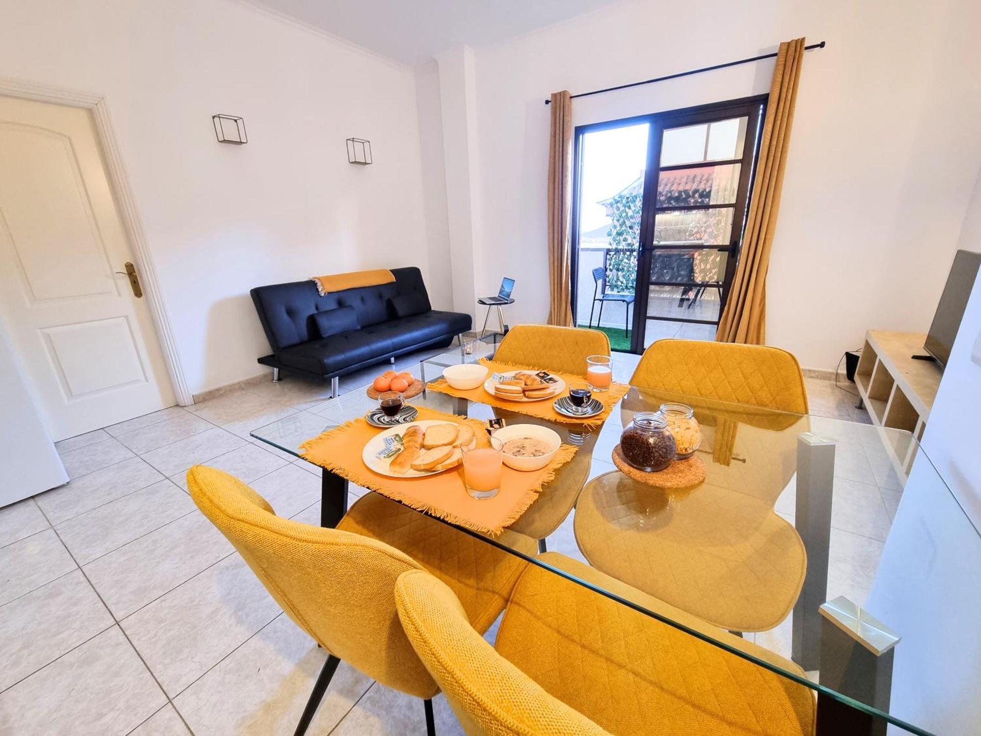 Diadas Apartment *