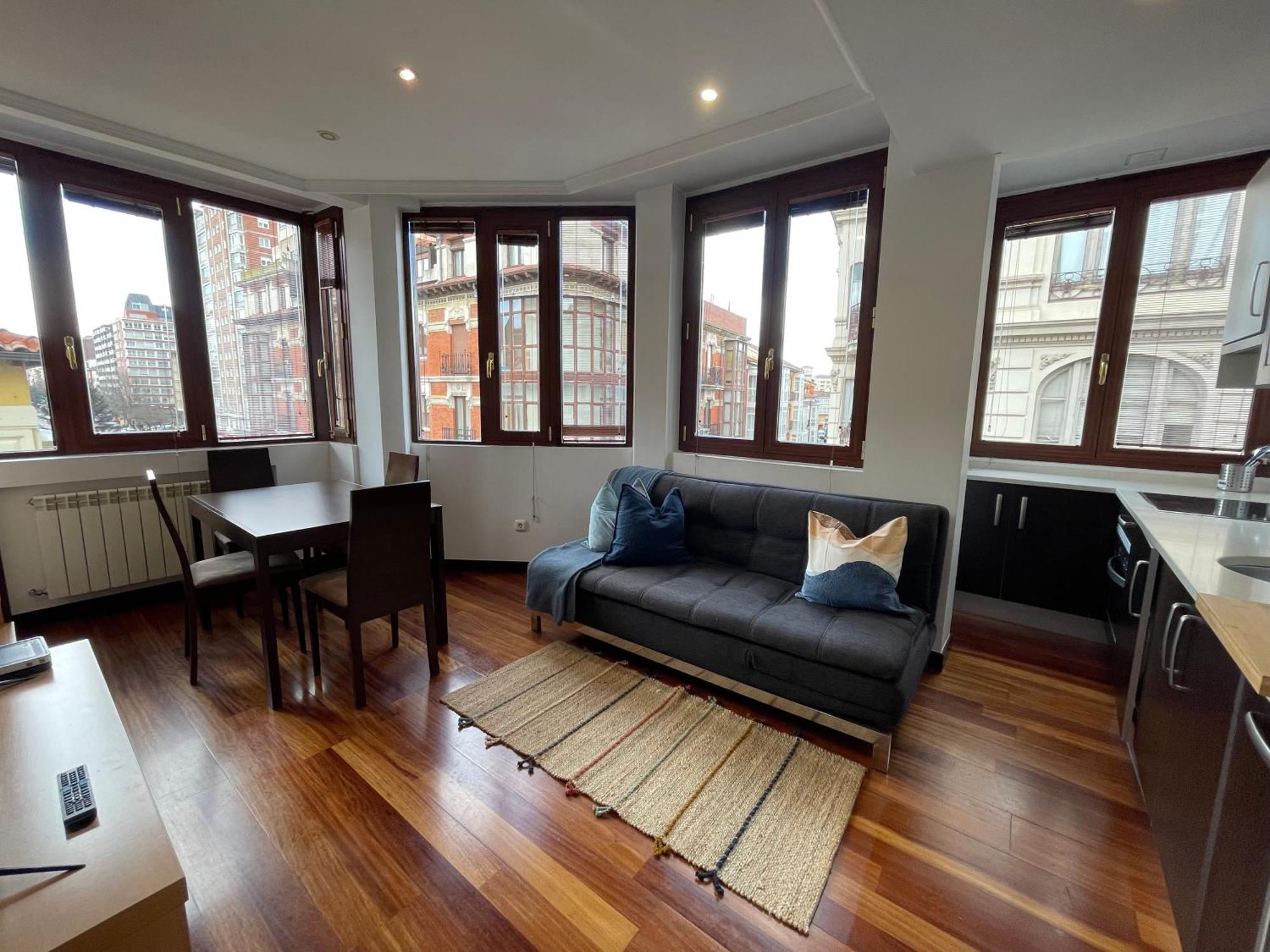 Apartment Atuaire Vivienda B Luminosa Parking Incluido En Plena Calle Comercial