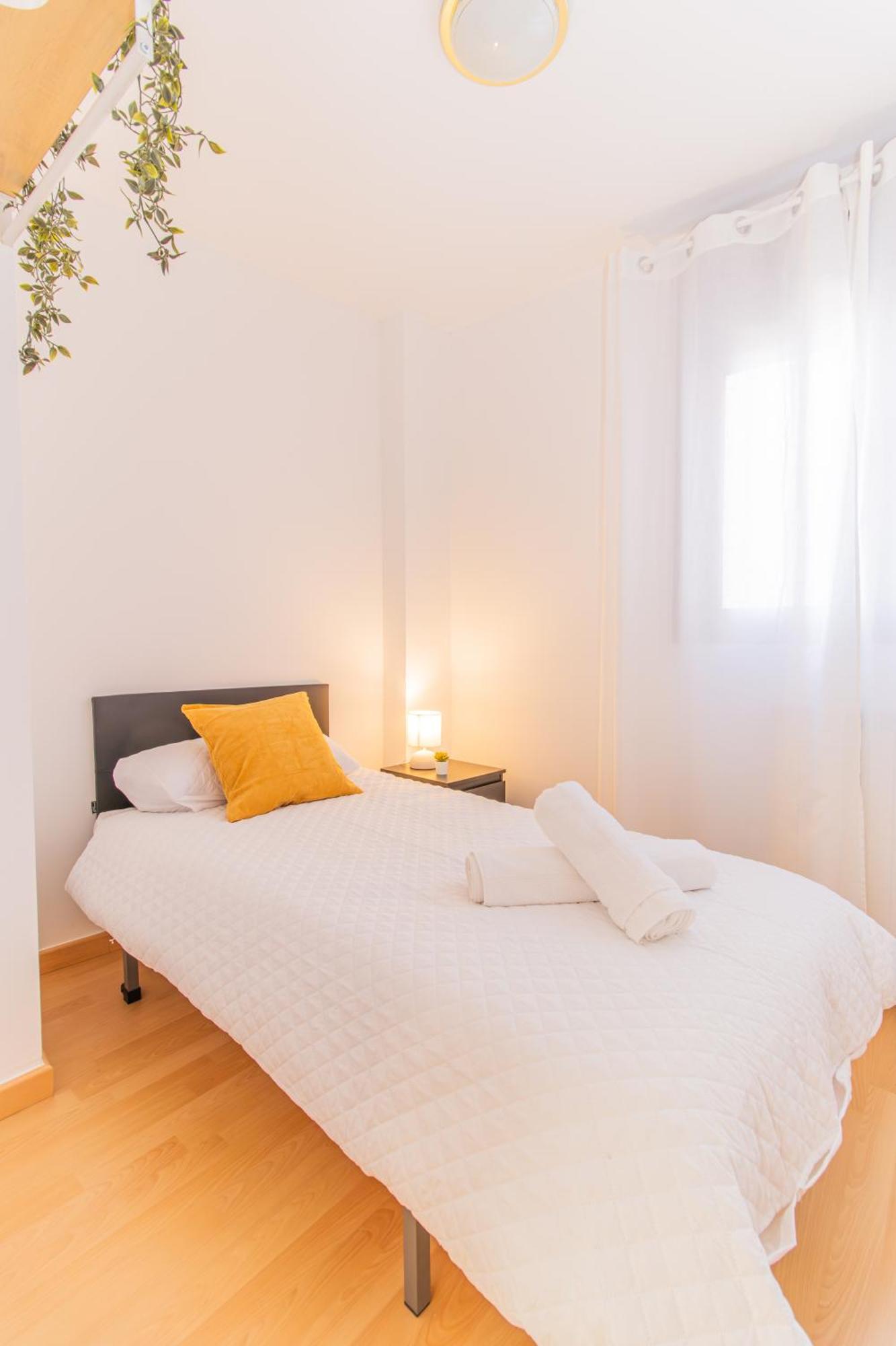 Cozy & Free Parking In Apartment