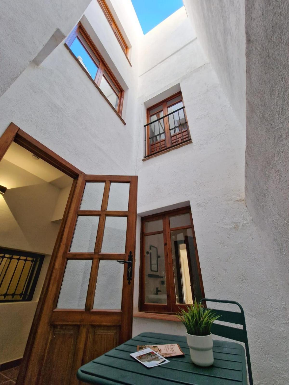 Hs Guest house *