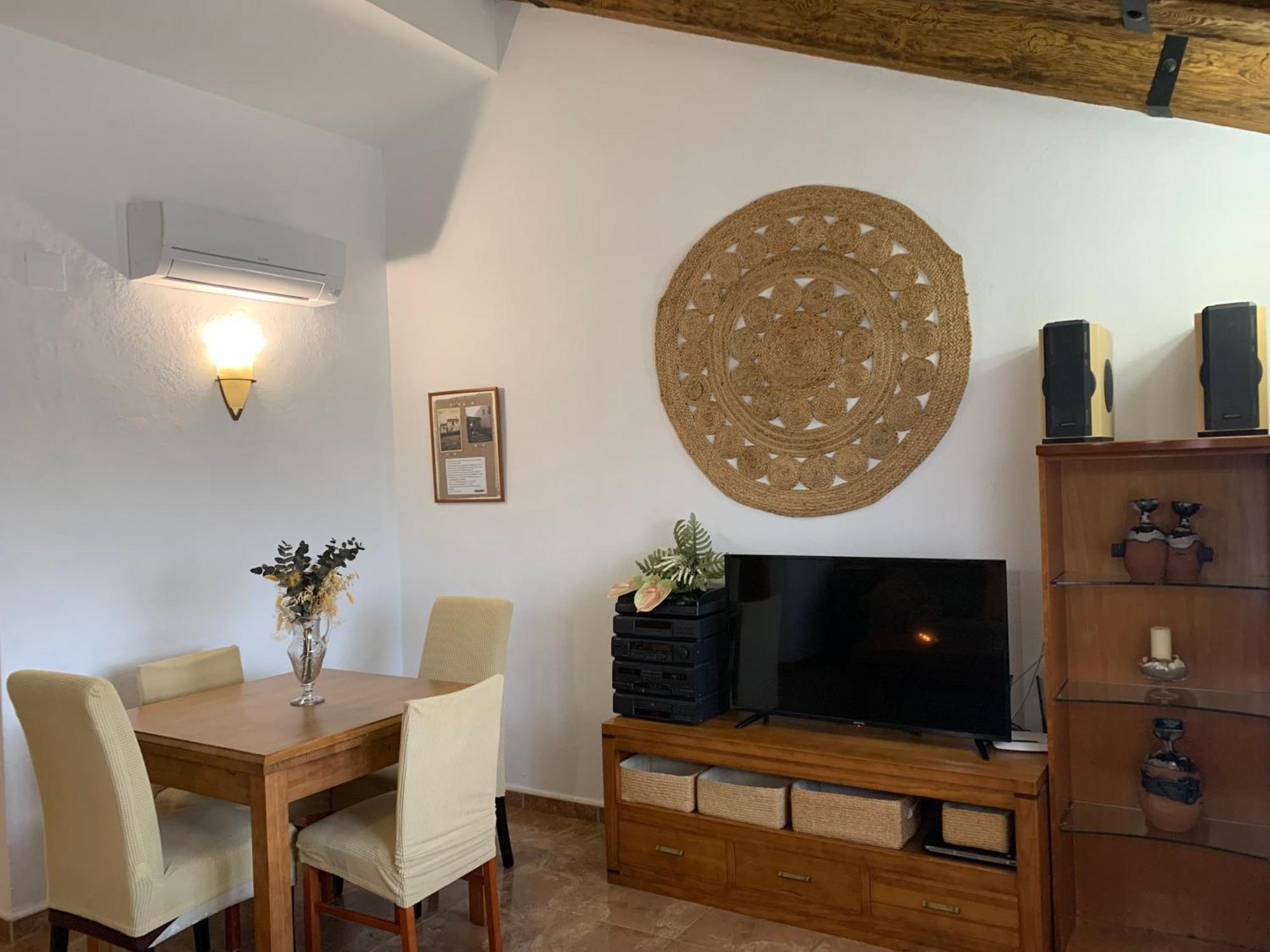 Casa rural Casa Enric , Con Zona Infantil, Piscina Y Parking Privado