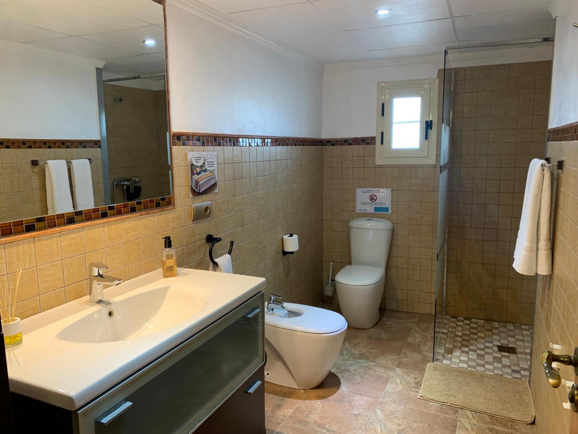 Casa Enric , Con Zona Infantil, Piscina Y Parking Privado Casa rural Deltebre