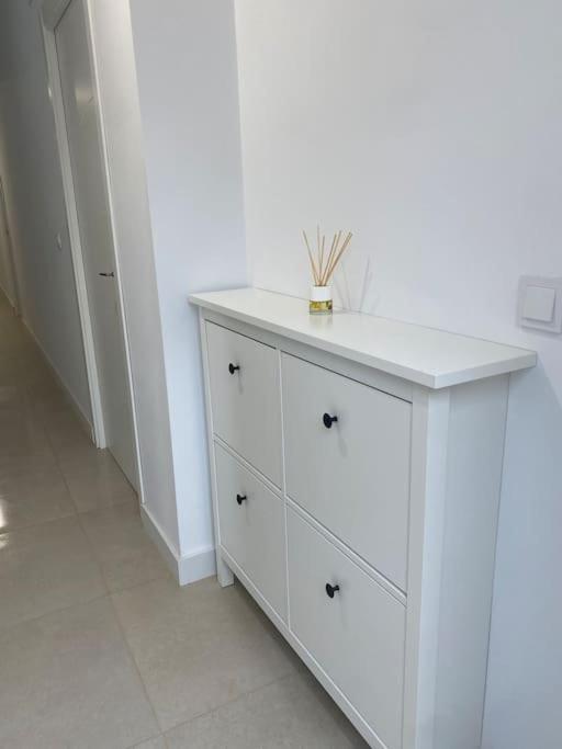 California 4b Apartment Baeza